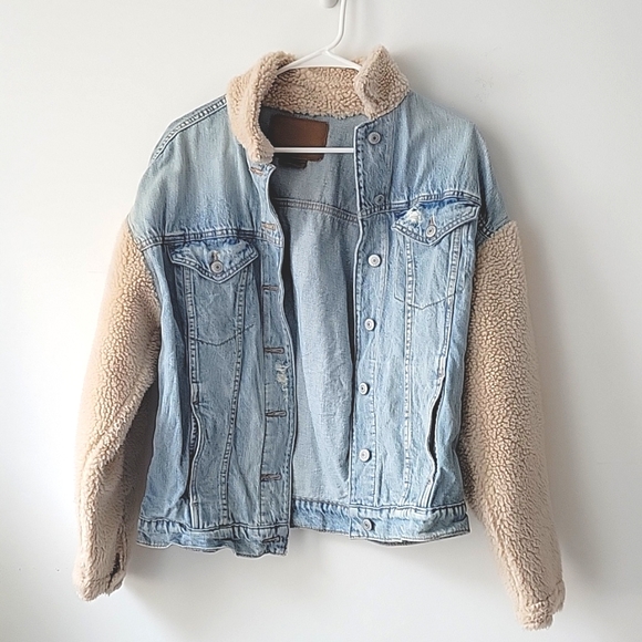 American Eagle Sherpa Denim Jacket - Picture 1 of 10
